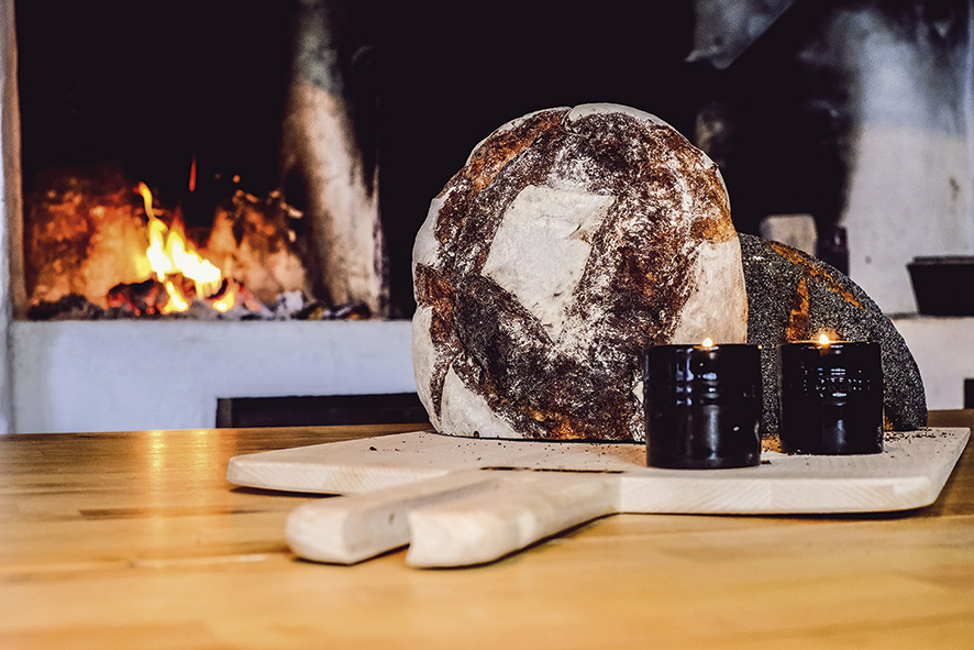 For tiden tilbyr Rosenkildehaven Bageri fem ulike brød, Pain de Campagne; landbrød, brød av urkornet Emmer, Dansk Rugbrød, Svensk Tradisjonsbrød fra Gotland og Grovt Firkorn.