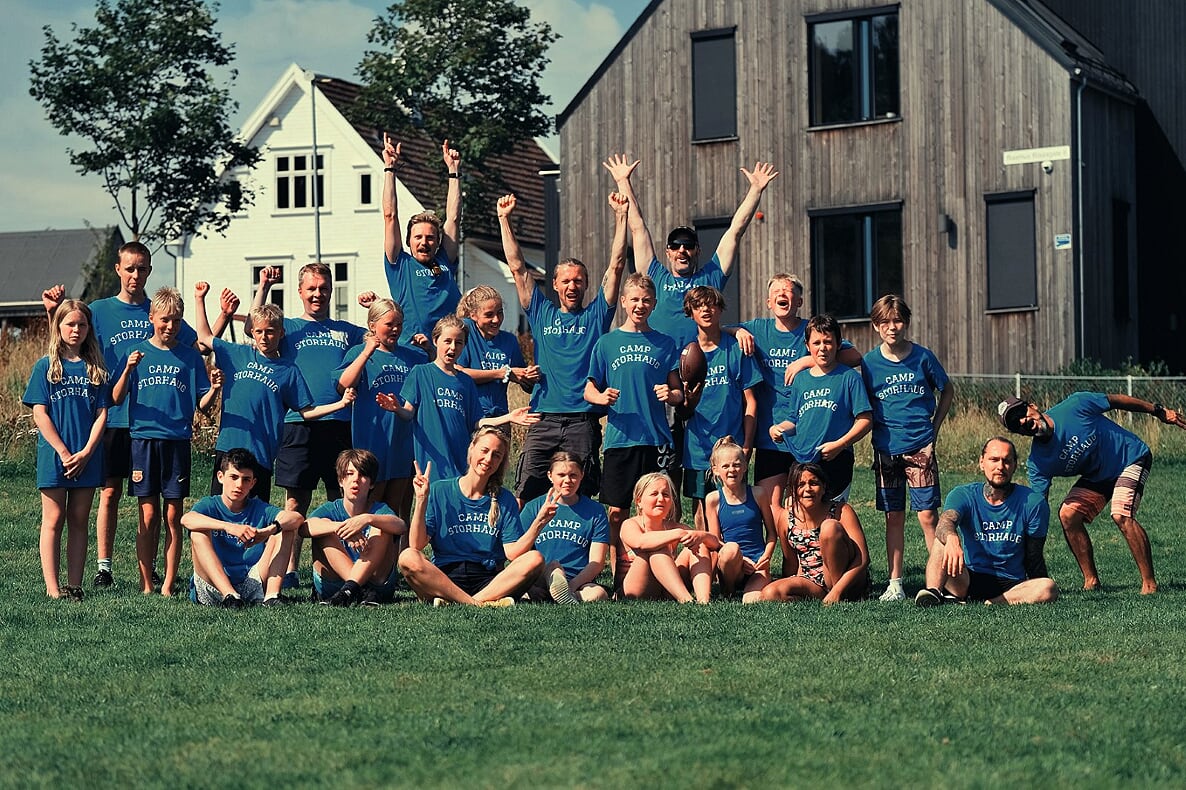Bak fra venstre: Aslak, Tobias og Michael. Midten fra venstre: Flora, Are, Magnus, Henning, Malin, Sunniva, Kaisa, Kristian, Noah, Mattias, Jesper, Martin og Eimund. Sittende fra venstre: Erlend, Leon, Pernille, May Kristin, Camilla, Tale, Maya, Magnus og Migel.