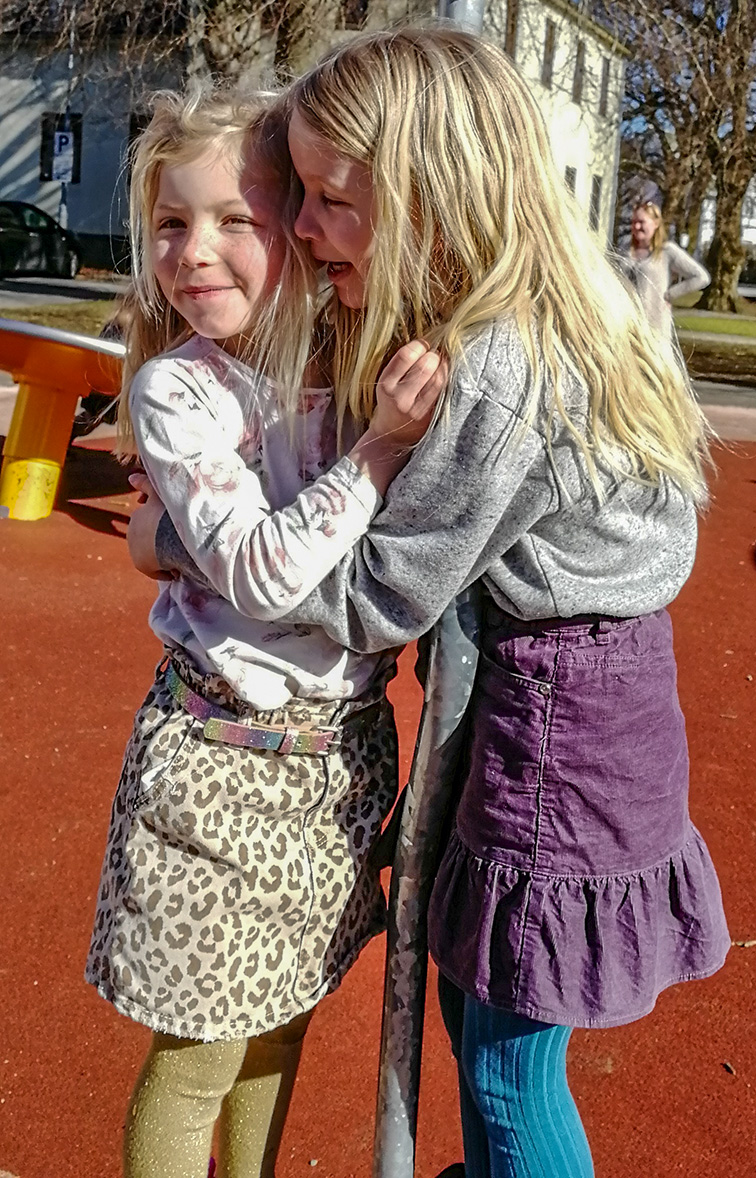 Petra og Rikke er gode venninner.