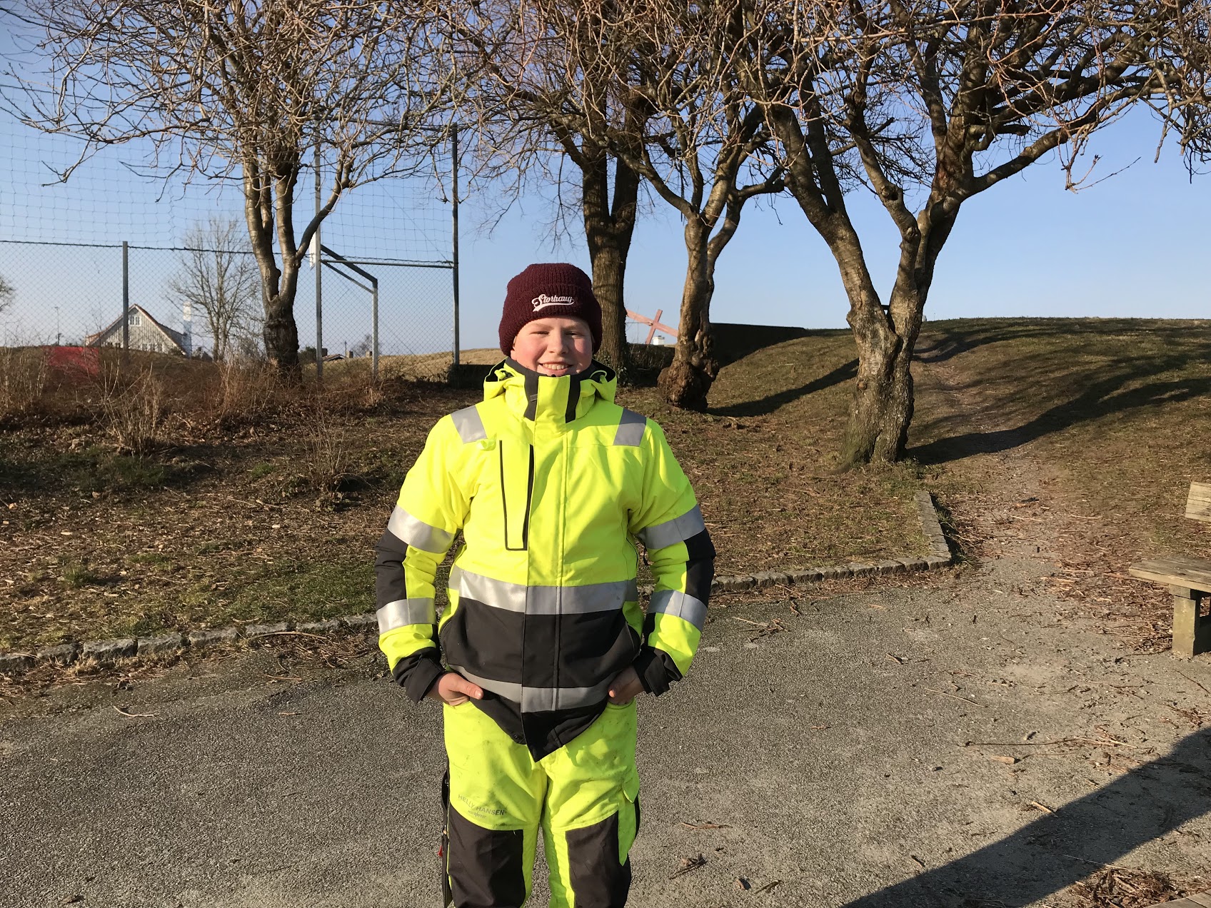 Isaak Solberg (9b) har jobbet i Natur- og idrettsservice. Bildet er tatt på Storhaugmarka.