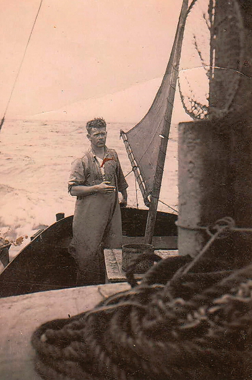 Arthur om bord i fiskebåten Fiolen.