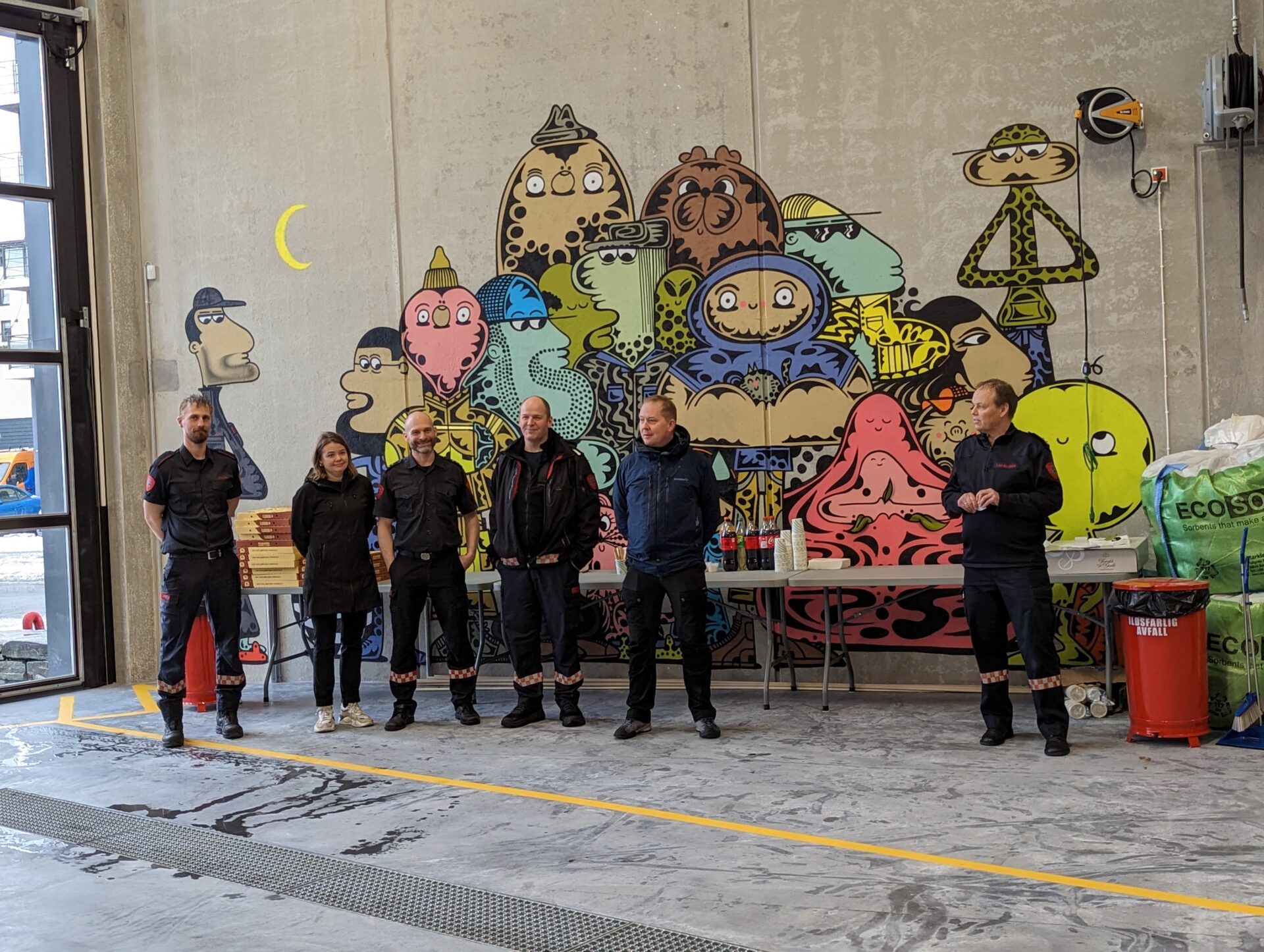 Brukergruppen som har deltatt i prosessen er fra venstre Kjetil Nilsen (fagansvarlig dykking og brannkonstabel), Lise Peterson (tidligere seksjonsleder beredskap), Kjetil Dyngeland (brannmester), Steinar Østbø (skipper), Erik Berge (overbrannmester) og helt til høyre varabrannsjef Ståle Fjellberg.