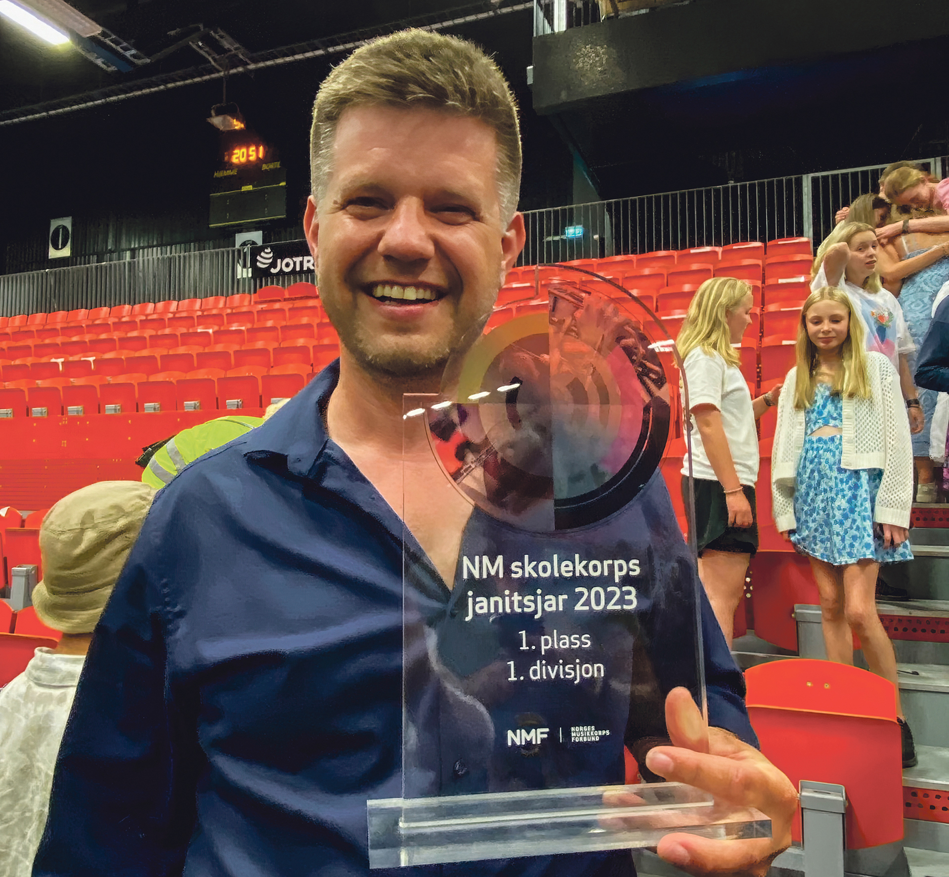 – Denne seieren betyr at alt er mulig gjennom hardt arbeid. Det umulige tar bare litt lenger tid, sier dirigent Erlend Bratlie. Foto: Sadjia Ait-Djafer