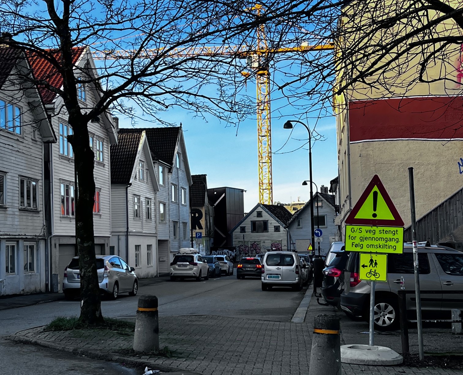 Det tette boområdet forslummes rundt Nytorget. Som et plaster på såret kan Nedre Dalgate bli en nabolagspark, foreslår Margit Opheim som også har tatt bildet.