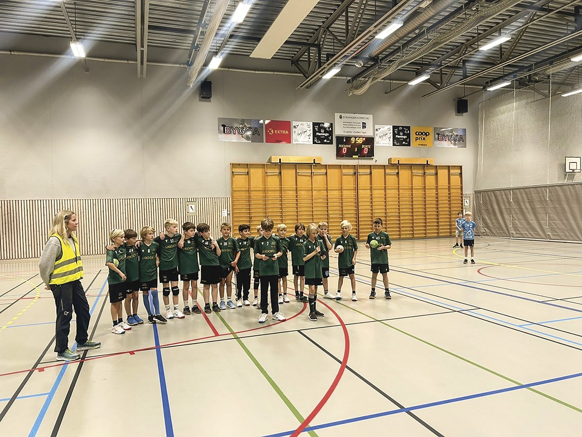 Mikkel Skoie ønsket oss velkommen til cup i Storhaughallen.